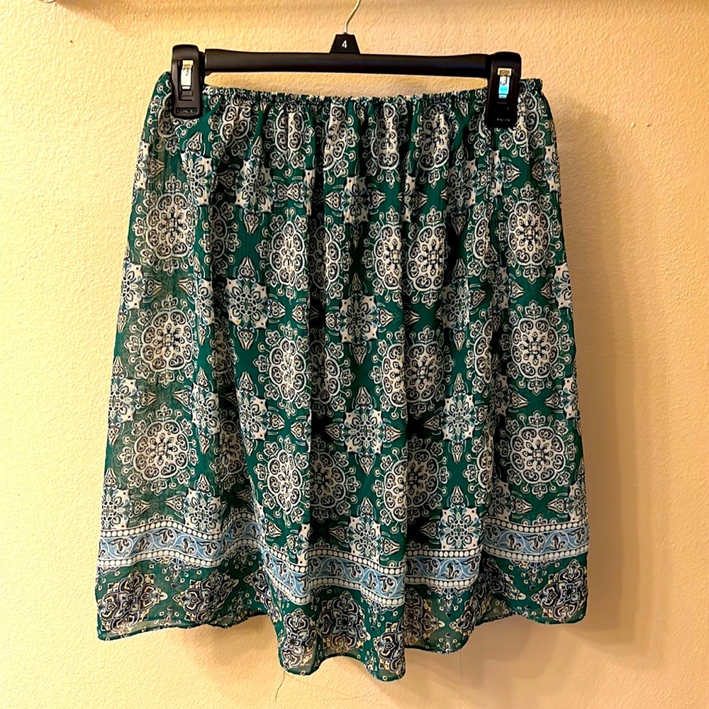 Green patterned skirt (AM)